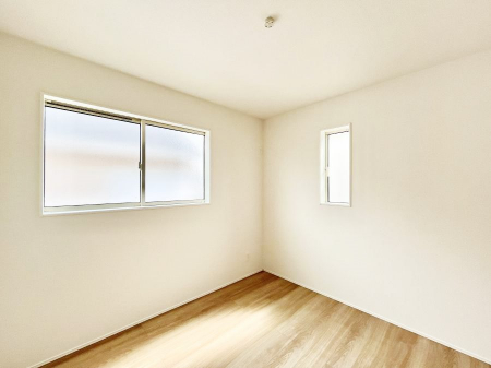 q@Q`Bed Room`@؂̉肪₳t[O͈炬炷vCx[gԁB߂̃t[Oł̂ŁAǎƂ}b`AXɍLĂʂB