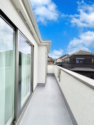 oRj[@Q`Balcony`  oRj[͉z݁Azc󕨂C悭Ƃł܂B  g₷JIȃoRj[łzՂ~蒍AoRj[tZ܂B  