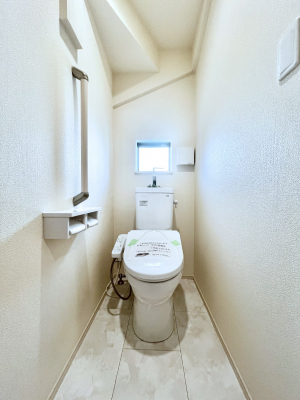 �g�C���@�����`Toilet�`�@�Y��E�X�b�L���E���K�ȃE�H�V�����b�g�t�g�C���ł��낰���Ԃł��B�g�C���͖����g�킴��𓾂Ȃ����́B����������ۂ������ł��ˁB�g�C����2��������̂Œ��̍��G���ɕ֗��ł��I