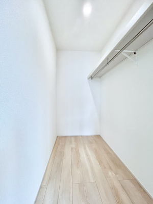 ̑@EH[NCN[[bgtŐԂLpł܂B