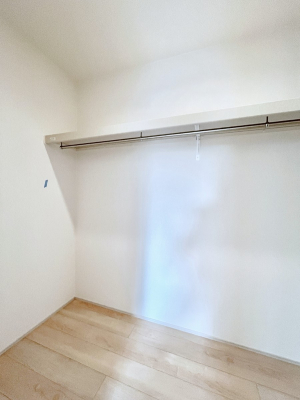 ̑@EH[NCN[[bgtŐԂLpł܂B