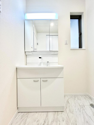 ʑEʏ@A`Dressing Room`@ÂȂ肪Ȑʏƍ̌ƊC\Ȃ̂ŋC悭g܂BOʋ^Cv̐ʑ͋[ŎU炩肪ȐʏXbL