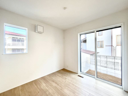 �q�������@�������S�������`Bed Room�`�@�}���V�����ƈႢ�������������̂��ˌ��Ẵ����b�g�ł��B���Ƒ������������ƂŎ苷�Ɋ����Ă����Z�܂����ˌ��Ăł͊e�����v���C�o�V�[��ۂ��Ƃ��ł��܂��B