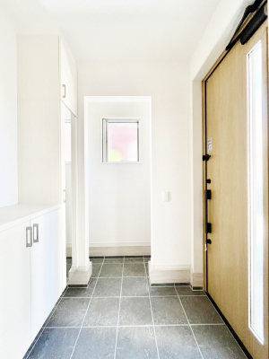 ���ց@�����`Entrance�`�@�Ƃ̒��ł��q�l���}����ŏ��̏ꏊ�ł��錺�ւ́A�Ƃ̈�ۂ��̂��̂ł��I�L�x�Ȍ��֎��[�ŁA����Y��ɕۂ��Ƃ��o���܂��􌺊ւɂ͂����Ղ���[�̉��ʔ��������I