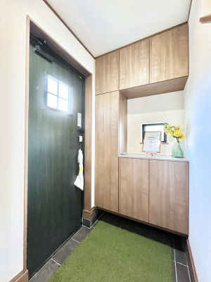 ���ց@������A�������`Entrance�`�@�Ƃ̒��ł��q�l���}����ŏ��̏ꏊ�ł��錺�ւ́A�Ƃ̈�ۂ��̂��̂ł��I�L�x�Ȍ��֎��[�ŁA����Y��ɕۂ��Ƃ��o���܂��􌺊ւɂ͂����Ղ���[�̉��ʔ��������I