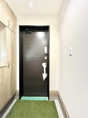 ���ց@������A�������`Entrance�`�@�Ƃ̒��ł��q�l���}����ŏ��̏ꏊ�ł��錺�ւ́A�Ƃ̈�ۂ��̂��̂ł��I�L�x�Ȍ��֎��[�ŁA����Y��ɕۂ��Ƃ��o���܂��􌺊ւɂ͂����Ղ���[�̉��ʔ��������I