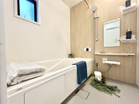 @NO.19`Bath Room`@t̃oX[́Ǎ薾邭C̗ǂԂłB邱ƂŁACǍDBoX[ŁÃoX^Cy݂ɂȂ肻łB