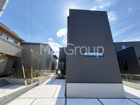 nOώʐ^@OρNO.19`Exterior`@ՐÂȏZnŎqĉƑɃsb^B̂UKȗ΂Ɍb܂ꂽGAŁARɕ܂ꂽ₩ȕ炵邽߂́AƂ肠ZĂ܂B