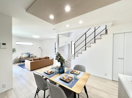 ̑ρ@NO.19`Living`@rOɊKîԎłƑ̃R~jP[VX[YɎ܂ˁƂ肠炵ƐSn悢ZaґȎԂƑ݂Ȃł߂B