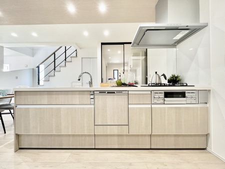 Lb`@NO.19`Kitchen`@LĎg₷Lb`ȂƑłɗAЕtԂȂłႢ܂[Ղ肠̂ŁAƐȈۂۂĂ܂B