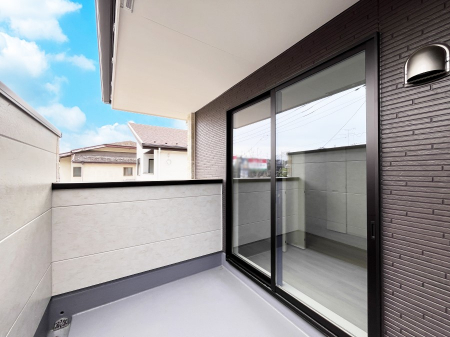 oRj[@`Balcony`  oRj[͉z݁Azc󕨂C悭Ƃł܂B  g₷JIȃoRj[łzՂ~蒍AoRj[tZ܂B  