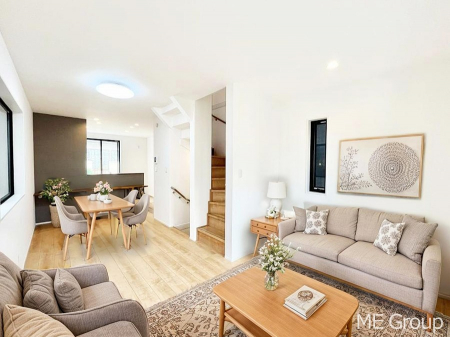 ���r���O�@�������������͋C�̂k�c�j�͉Ƒ��݂�Ȃ̉��K��ԁ��Ƌ��CG�ł�  