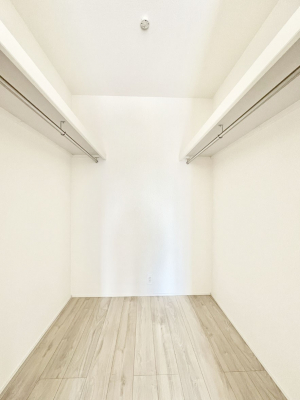 ̑@EH[NCN[[bgtŐԂLpł܂B