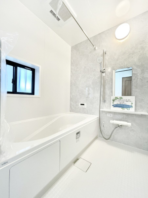 @P`Bath Room`  t̃oX[B  z˂ޖ邢́A̓CǂgłB  ܂A@Ă܂B  CǍDłB