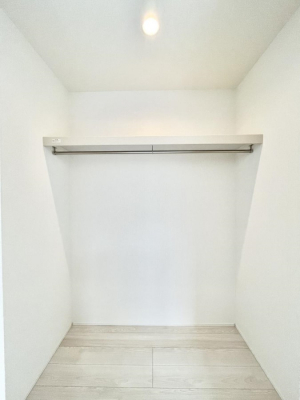 ̑@EH[NCN[[bgtŐԂLpł܂B