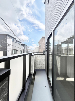 oRj[@`Balcony`  oRj[͉z݁Azc󕨂C悭Ƃł܂B  g₷JIȃoRj[łzՂ~蒍AoRj[tZ܂B  