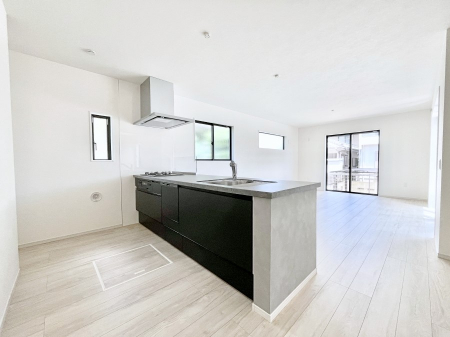 Lb`@`Kitchen`  rOnJE^[Lb`B  ȂƑƃR~jP[VƂ邾łȂA傫ȊJ邱Ƃł܂B  ql̐邱Ƃł܂ˁI