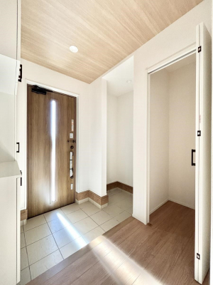 ���ց@�K���X�X���b�g�̓��������փh�A�������Ɍ���͂��Ă���܂�