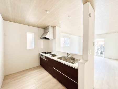 Lb`@`Kitchen`@R鑋̂Lb`gꏊ炱Agl܂BƂLb`R[i[͎LȎdオƂȂĂ܂B