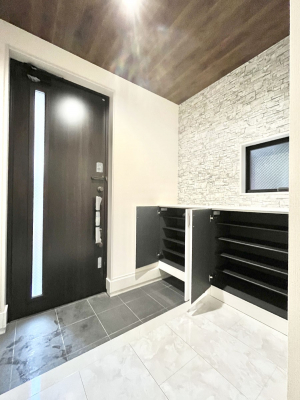 ���̑����ρ@�����Ղ���[�ł���V���[�Y�{�b�N�X�ŉƑ��S���̌C���A���ւ�������B  