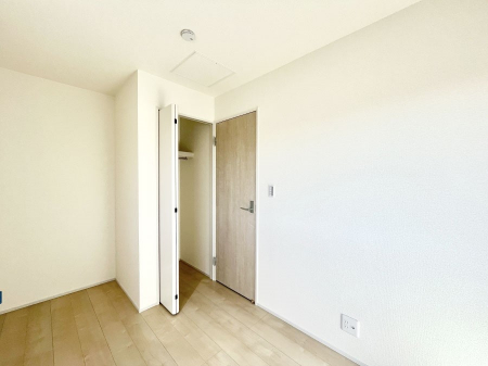 Q@`Bed Room`  Sɂ͎[N[[bgIiĝm⏬͂AGߕ̂mȂǂƐڂ܂܂B  ԂLgpł܂ˁB