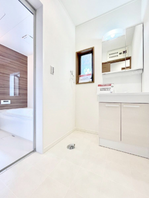 ʑEʏ@Ă̂ŎC̑ꏊłCłKłB̐gxxCǂs܂ˁB