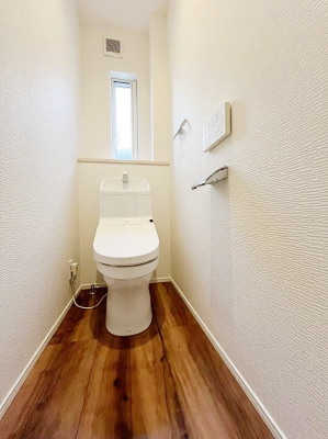 �g�C���@2�J���Ƀg�C��������̂ŗ��q���Ȃǂɂ��֗��ł�