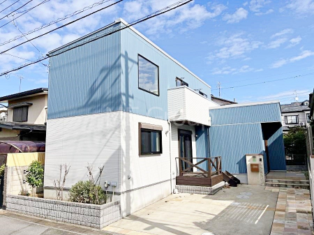 ���n�O�ώʐ^�@�A�N�Z���g�J���[���I�V�����ȃV���v�����_���X�^�C���B 