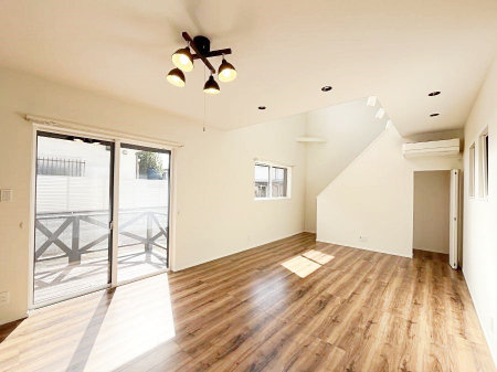 ���r���O�@�����u�������܁v�u��������v�Ƒ��Ƃ̃R�~���j�P�[�V�������[�܂郊�r���O�C���K�i�B 