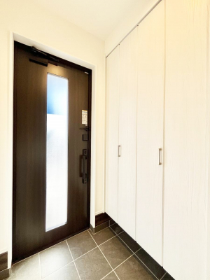 ���ց@������1�������`Entrance�`�@�Ƃ̒��ł��q�l���}����ŏ��̏ꏊ�ł��錺�ւ́A�Ƃ̈�ۂ��̂��̂ł��I�L�x�Ȍ��֎��[�ŁA����Y��ɕۂ��Ƃ��o���܂��􌺊ւɂ͂����Ղ���[�̉��ʔ��������I