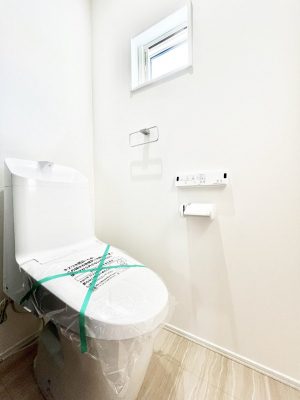 �g�C���@������1�������`Toilet�`�@�Y��E�X�b�L���E���K�ȃE�H�V�����b�g�t�g�C���ł��낰���Ԃł��B�̌������薾�邭�A���K��ԂƂȂ��Ă���܂��������g���ꏊ�����炱���̔z���ł��I