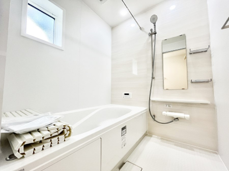 @1`Bath Room`  LXƂ͋C̗ǂoX[B  qlƈꏏɂCɓy݁Avöy[W܂؂ȏuԁB  X̔tbVłłB