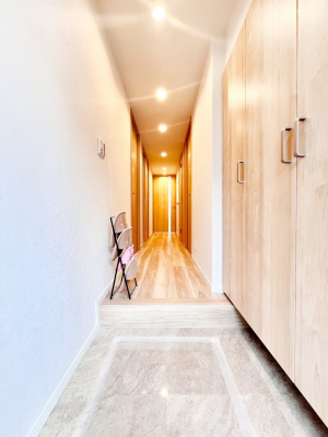 ���ց@���Ƒ��₨�q�l���C�����悭���o�}���ł��鉸�₩�ȕ��͋C�̌��ւł��B