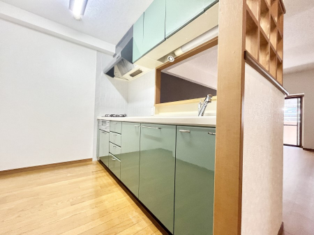 ���r���O�@�Ƒ��ꏏ�ɂ��H�����y���݂����Ȃ�L�X���r���O�_�C�j���O