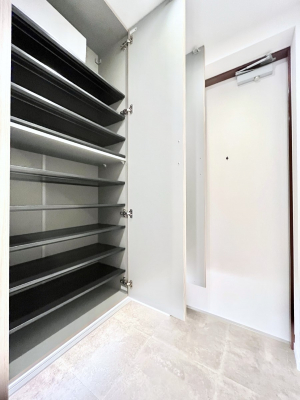 ̑ρ@Ղ[łV[Y{bNXŉƑŠCAւB  