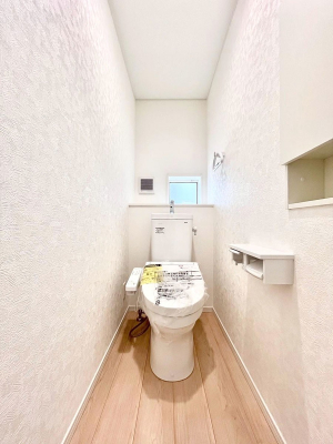 �g�C���@�g�C����1�K��2�K���ꂼ��ɔz�u����Ă��ĂƂĂ��֗��ł��B 