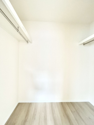 ̑@A`Walk-in Closet`@KvȂ̂R[fBl[gꗗĊmFłAgxx⏀ZԂōςރEH[NCN[[bgݒu܂BƂ̒Ƃ֗Ȏ[Xy[XB