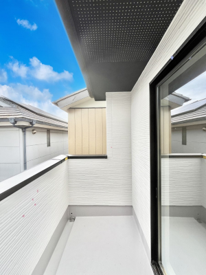 oRj[@`Balcony`  oRj[͉z݁Azc󕨂C悭Ƃł܂B  g₷JIȃoRj[łzՂ~蒍AoRj[tZ܂B  