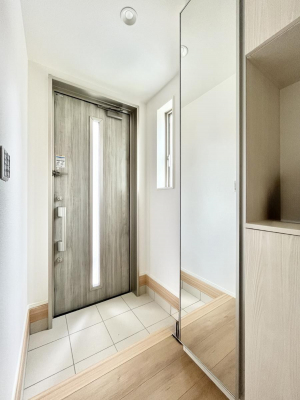 ց@R`Entrance`@ւ͉Ƃ̊Ƃ܂䂪Ƃ̃ZX肰Ȃ閣͂錺֑ÿ݂BAxɉƑقƂłSn悢ԑ؂łˁ