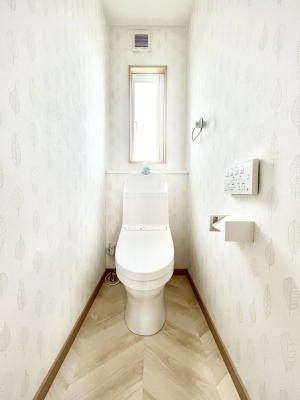 �g�C���@�����`Toilet�`�@�������̂��鐅����g�C���̓E�H�V�����b�g�t���ł����g�C���͖����g�킴��𓾂Ȃ����́B����������ۂ������ł��ˁB�g�C����2��������̂Œ��̍��G���ɕ֗��ł��I