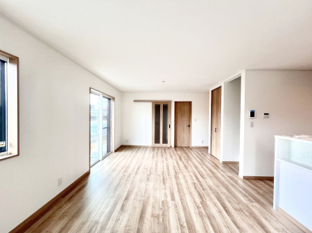 ���̑����ρ@�����`Living�`�@�L���ȗz�������̏ꏊ���Ƃ炵�����B�����邱�̋�Ԃ݂͂�Ȃ̏Ί炪�W���ꏊ�A����Y��A���邱�Ƃ̂Ȃ����킢���Ȃ���b���y���ގ��ԁA��������̎v�����Ԃ���ꏊ�B