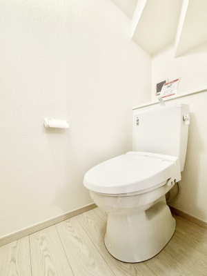 �g�C���@�����`Toilet�`�@�Y��E�X�b�L���E���K�ȃE�H�V�����b�g�t�g�C���ł��낰���Ԃł��B�g�C���͖����g�킴��𓾂Ȃ����́B����������ۂ������ł��ˁB�g�C����2��������̂Œ��̍��G���ɕ֗��ł��I