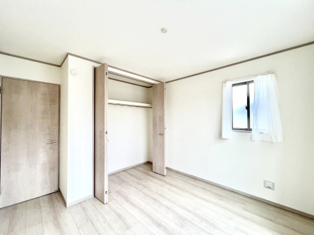 Q@B`Bed Room`  ɂ͎[N[[bgIiĝm⏬͂AGߕ̂mȂǂƐڂ܂܂B  ԂLgpł܂ˁB