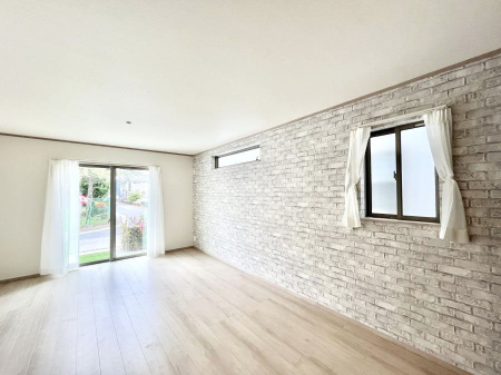 ̑ρ@B`Living`@Ƒ̐HĉقAqǂV΂AFl肷LDK͏Z܂̒SBԉ߂ꏊA̋Ԃ͏Z܂Ŝ̋SnE܂B