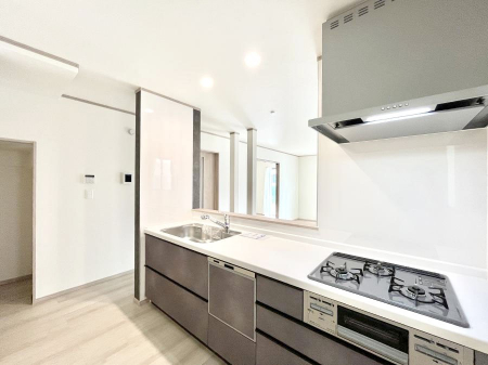 Lb`@B`Kitchen`  rOnJE^[Lb`B  ȂƑƃR~jP[VƂ邾łȂA傫ȊJ邱Ƃł܂B 