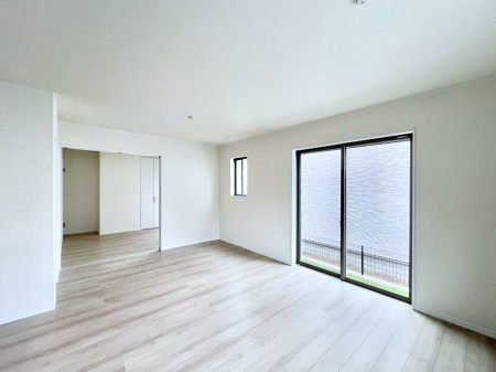 ̑ρ@Ƒ̏Ί炪RƐ܂ĂAȕ͋C̃_CjOɎdオĂ܂B