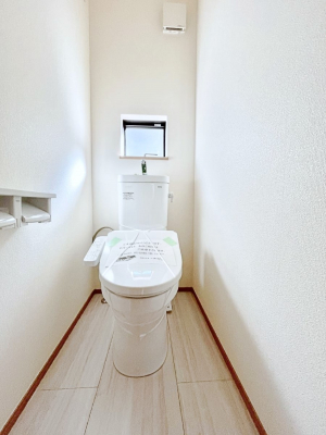 �g�C���@������A�������`Toilet�`�@�������̂��鐅����g�C���̓E�H�V�����b�g�t���ł����g�C���͖����g�킴��𓾂Ȃ����́B����������ۂ������ł��ˁB�g�C����2��������̂Œ��̍��G���ɕ֗��ł��I