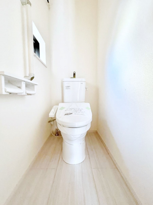 �g�C���@�������a�������`Toilet�`�@�������̂��鐅����g�C���̓E�H�V�����b�g�t���ł����g�C���͖����g�킴��𓾂Ȃ����́B����������ۂ������ł��ˁB�g�C����2��������̂Œ��̍��G���ɕ֗��ł��I