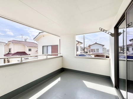 �o���R�j�[�@�C���i�[�o���R�j�[�Ȃ̂ŉJ�ł����󕨂����������o���āA���ʂ�������̂Ŋ������ǂ��A�������X�y�[�X�Ƃ��ďd�󂵂܂��B 