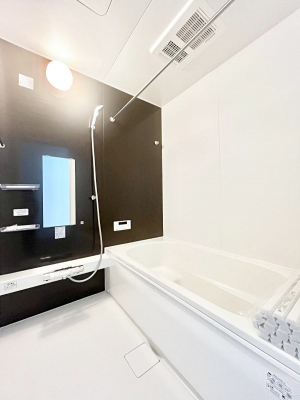 @`Bath Room`@͋C̗ŖɌătbVB@\tĂ̂ŗׂ̐@uŐ􂢏オ󕨂AJ̓VCCɂ邱Ƃ\łB